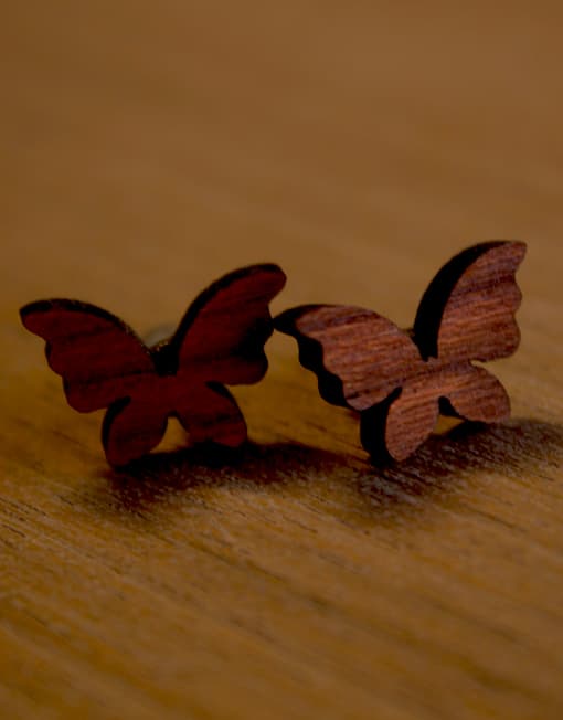 Ohrstecker Schmetterling aus Nussbaum Holz