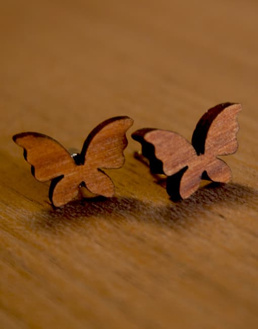 Ohrstecker Schmetterling aus Kirsch Holz